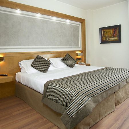 Hotel President Кореджо Екстериор снимка