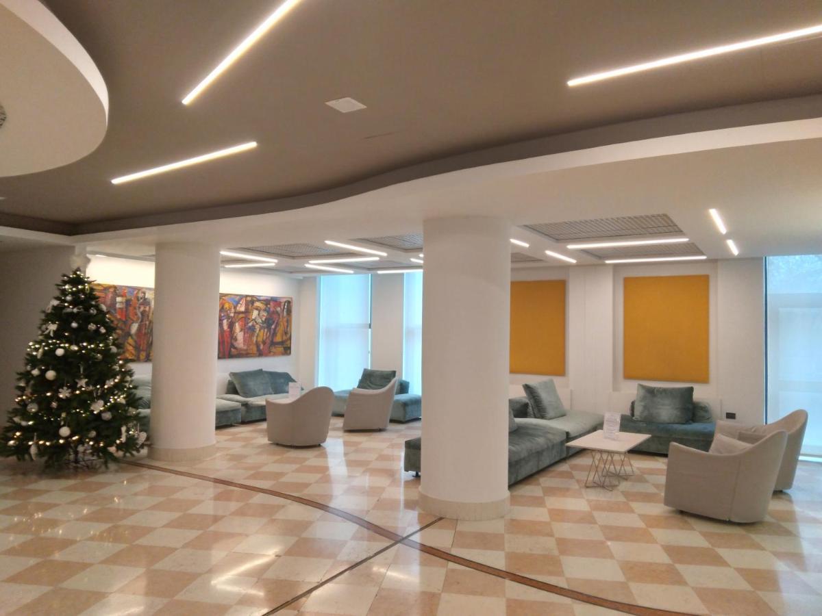 Hotel President Кореджо Екстериор снимка